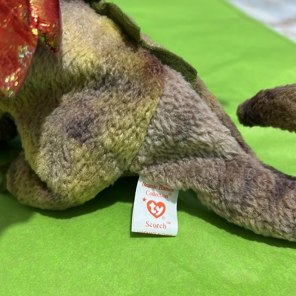 Ty COLECTORS SCORCH THE DRAGON BEANIE with Tyrannosaurus Rex Features - Picture 9 of 9